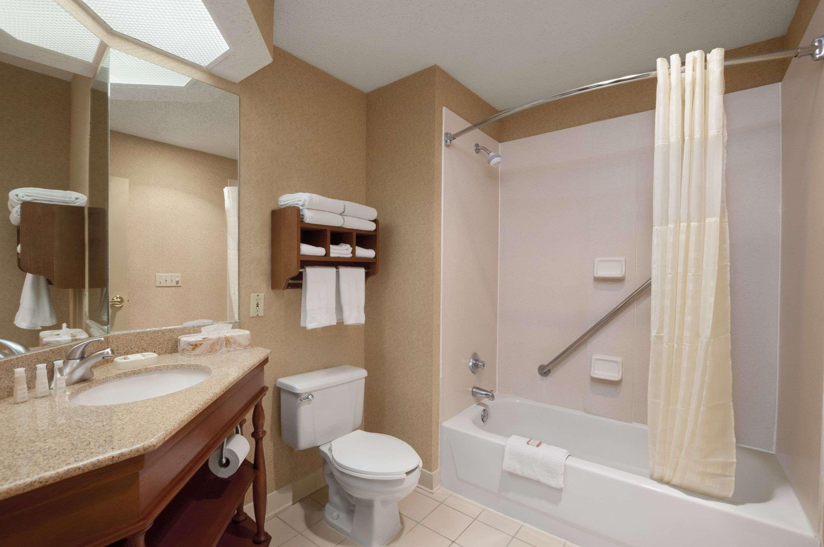 Baymont By Wyndham Lewisville Exterior photo